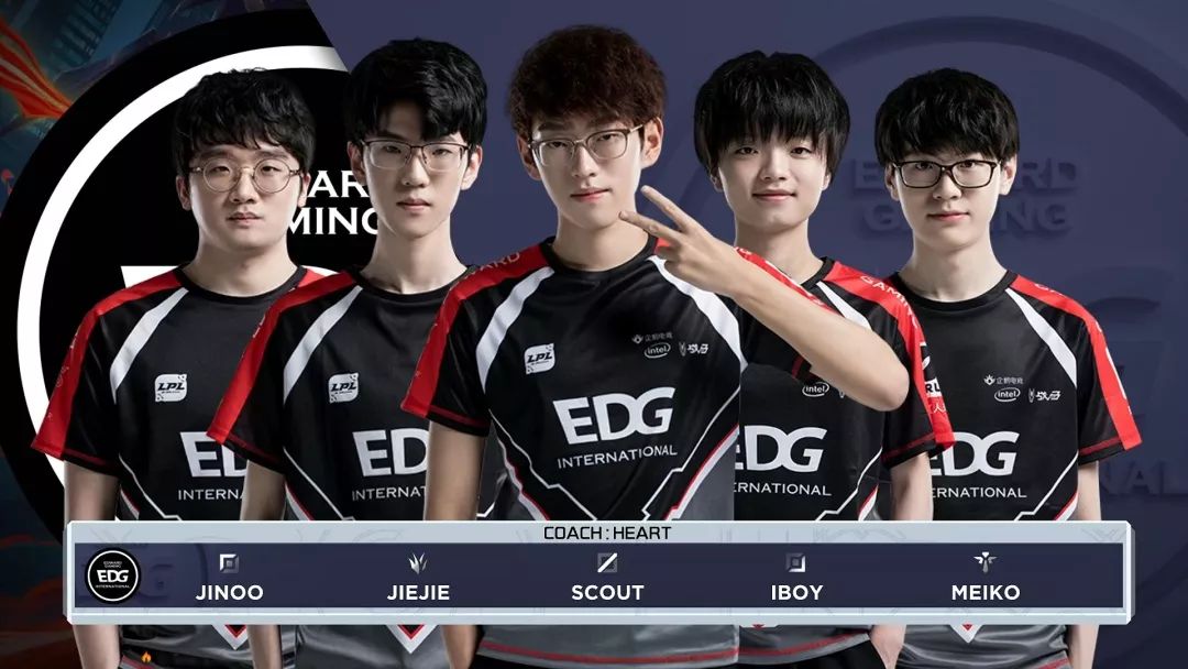 受了餐桌上 受了餐桌上