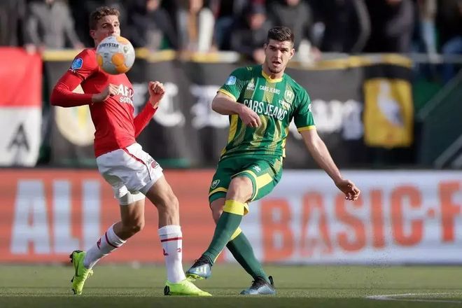 球队硬是拿 球队硬是拿