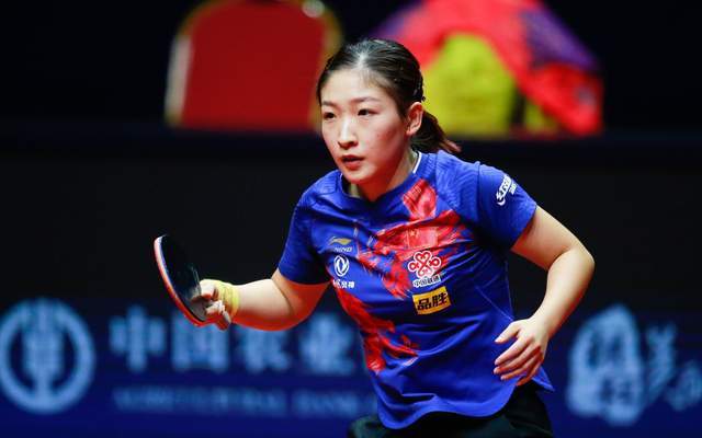 利用肋部空 利用肋部空